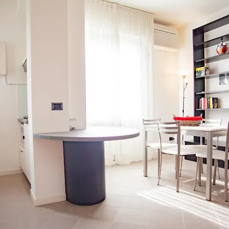 アパート Bocconi Studio - Convenient Bocconi Wifi Studio - 2 Pax ミラノ