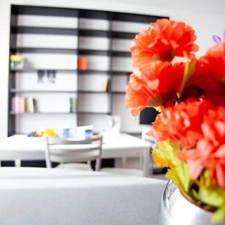 Bocconi Studio - Convenient Bocconi Wifi Studio - 2 Pax *