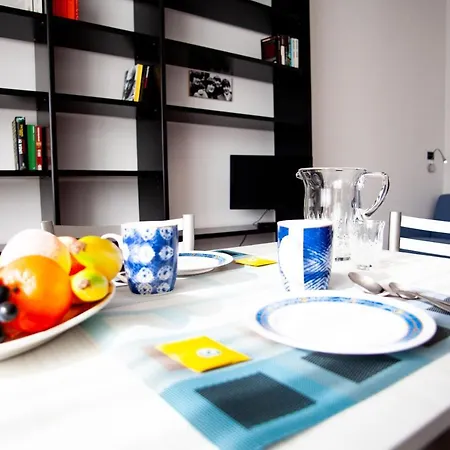 Bocconi Studio - Convenient Bocconi Wifi Studio - 2 Pax アパート ミラノ