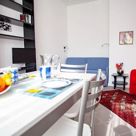 Bocconi Studio - Convenient Bocconi Wifi Studio - 2 Pax Milan